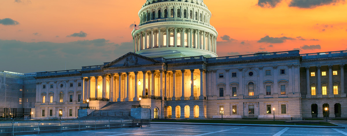 Le Capitole des États-Unis à Washington D.C., au coucher du soleil.
